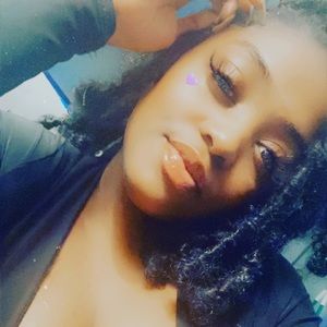 Meet your Posher, Joia